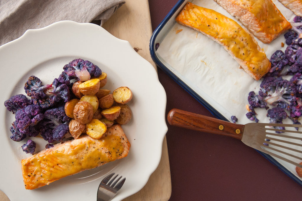 6 Ingredient Dinner! Roasted Salmon with Potatoes & Cauliflower
