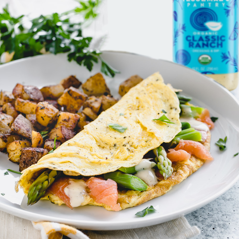Tessemae's Classic Ranch Smoked Salmon and Asparagus Omelet